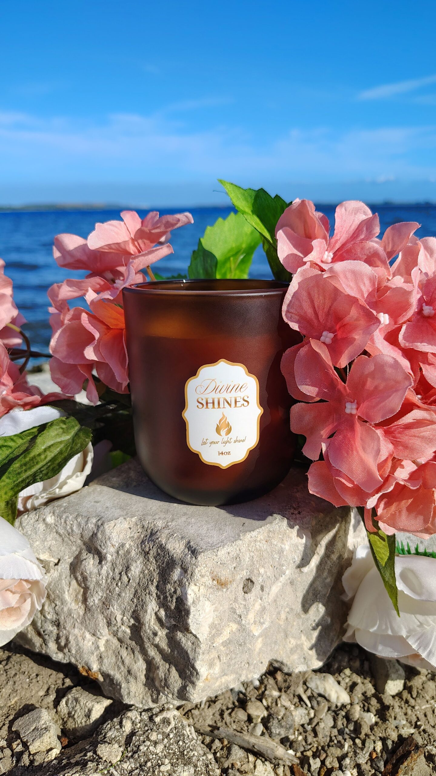 DivineShines Amber Candle: Relaxation